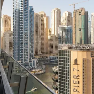 lux-dubai-marina-silverene-towers.dubaihotelsoffers.com/